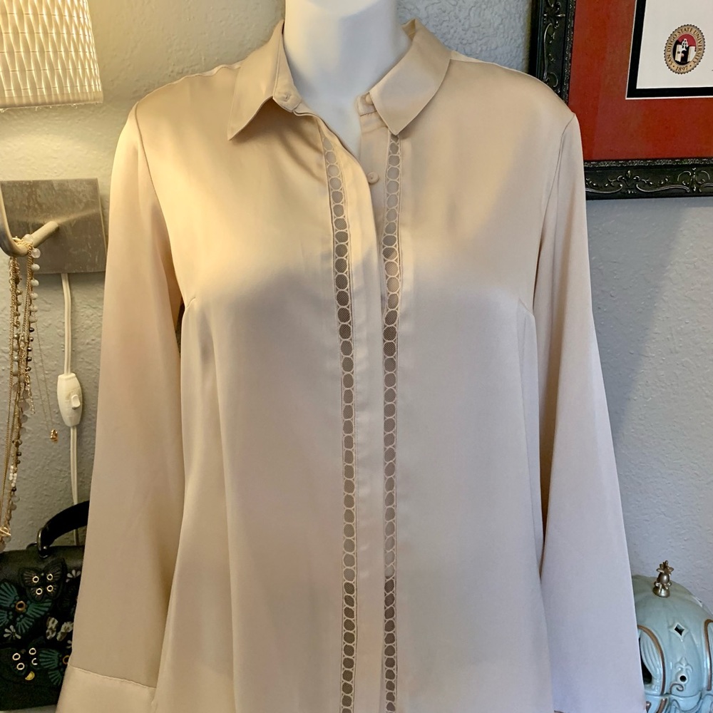 💓Express Portofino Slim Fit Satin Button up Blouse with Lace panel